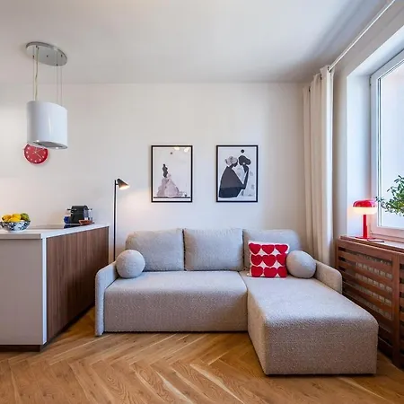 Apartment Stylowy Dla 4 Osob W Centrum Gdyni, 2 Oddzielne Sypialnie, Blisko Skm, 20minut Spacerem Do Morza