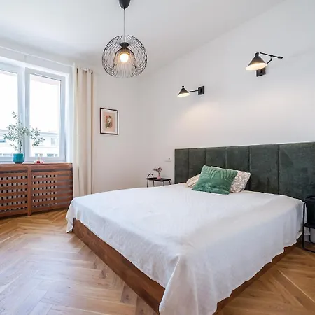 Apartment Stylowy Dla 4 Osob W Centrum Gdyni, 2 Oddzielne Sypialnie, Blisko Skm, 20minut Spacerem Do Morza